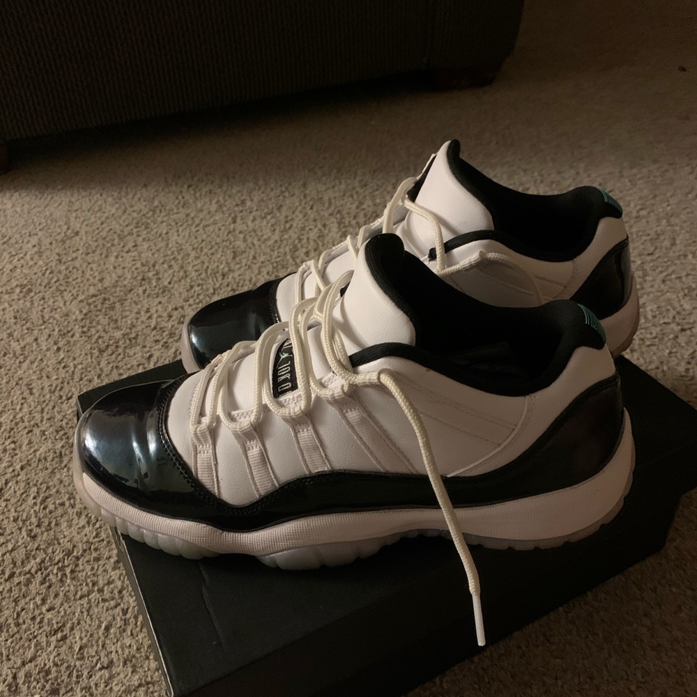 Jordan 11 retro low